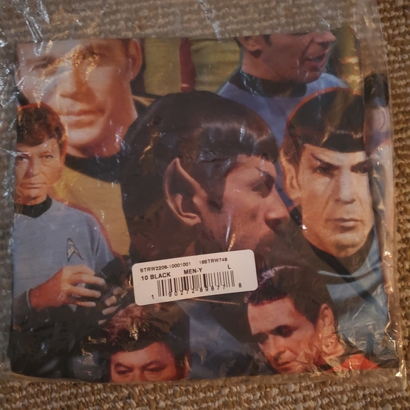 🌷Host Pick!🌷Star Trek Sublimation T-shirt - Picture 2 of 2